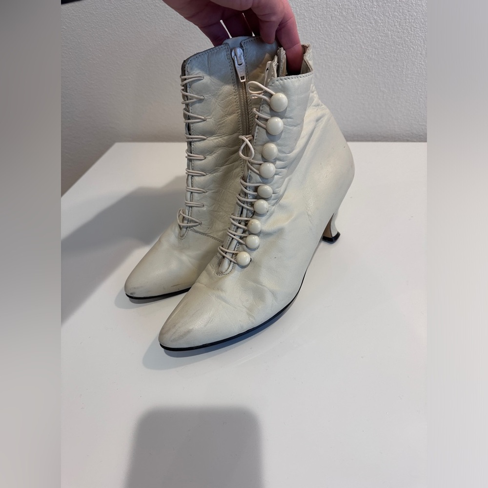 VINTAGE CREAM EDWARDIAN VICTORIAN BOOTS